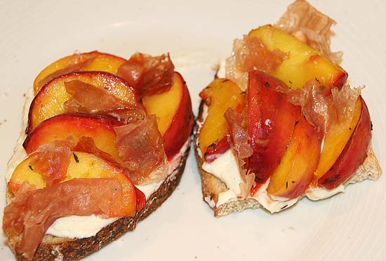 Peach_ Parma_Ham _Ricotta_Toast